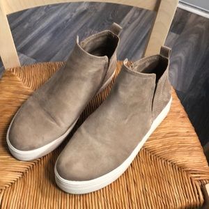 Universal threads platform sneakers women’s 8.5